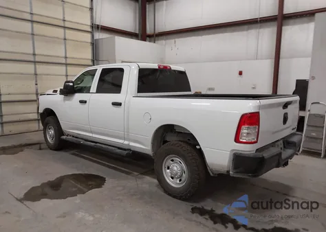 2023 Ram 2500 Tradesman 4X4 6'4 Box z USA, uszkodzony, nr VIN 3C6UR5CJ3PG558687